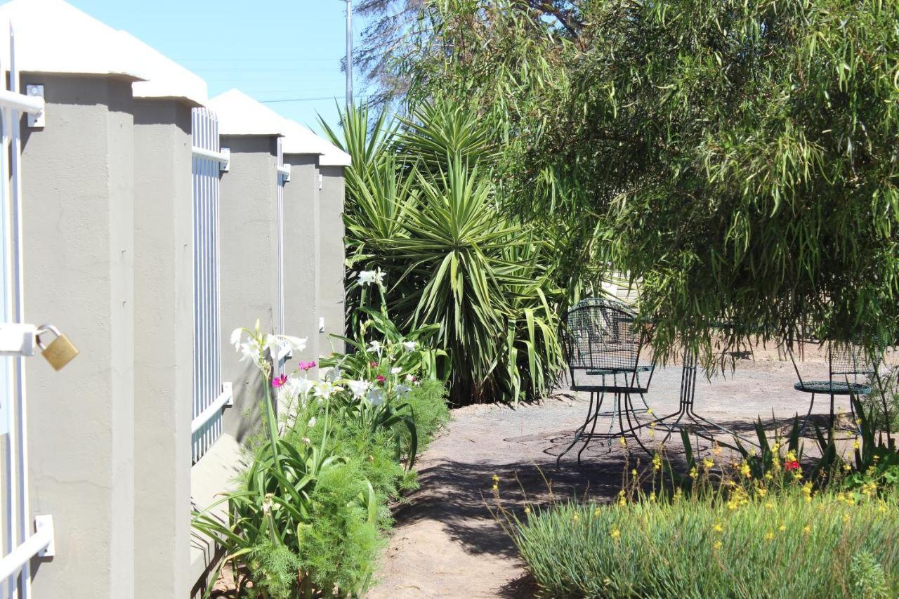 Ons Dorpshuis Beaufort West Exterior foto