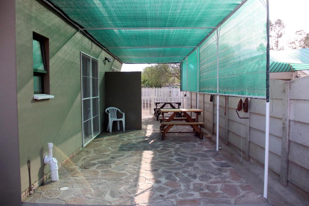 Ons Dorpshuis Beaufort West Exterior foto