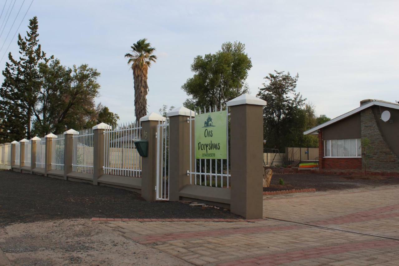 Ons Dorpshuis Beaufort West Exterior foto